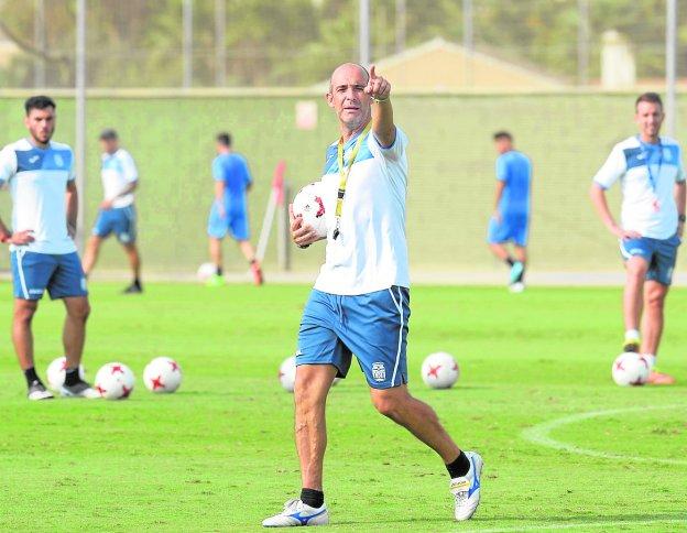 Alberto Monteagudo, en el entrenamiento de ayer en Pinatar Arena.