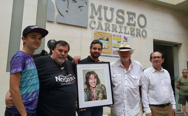 El Vaca Pop se reanuda con una exposición de fotografías de Bill Zygmant y Domingo J. Casas