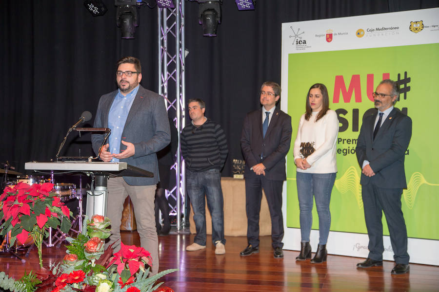 Carlos Salcedo agradeciendo el premio. /SDC
