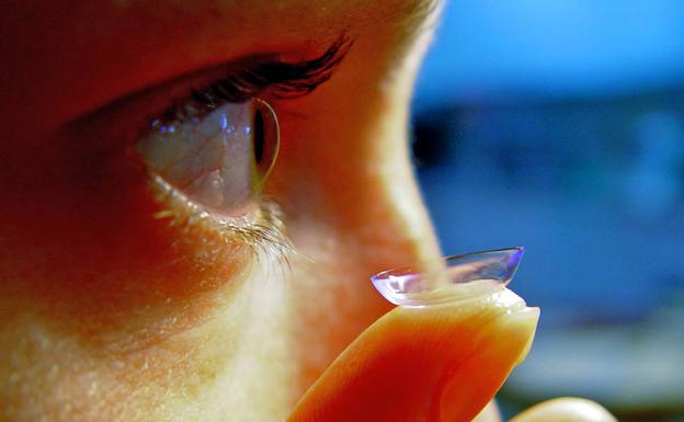 Una anciana tenía 27 lentillas olvidadas en uno de sus ojos