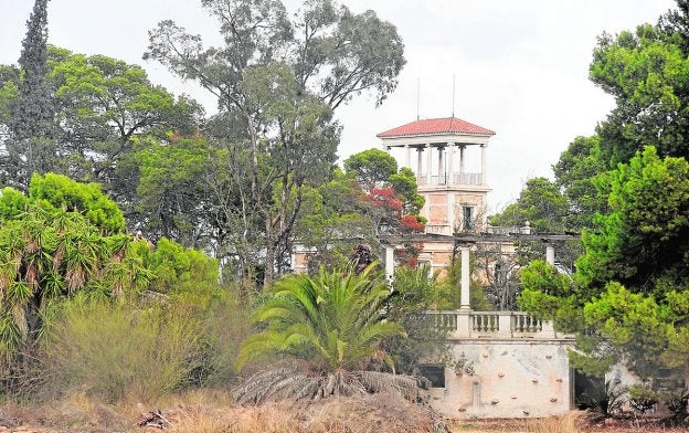 Villa Calamari, también conocida como Palacete de Versalles, en San Félix.