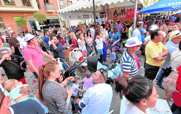 La plaza de Calderón, uno de los centros neurálgicos de la feria de día, repleta de gente en la pasada edición de las fiestas.