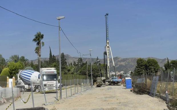 Obras del AVE en la calle Orilla de la Vía.