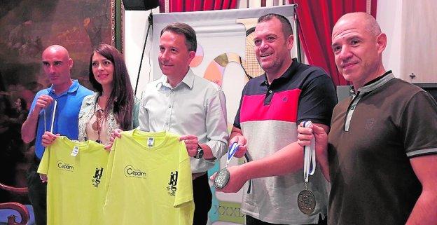Antonio Muñoz, Fátima Mínguez, Fulgencio Gil, Juan Miguel Bayonas y José Luis Lozano, ayer, durante la presentación.
