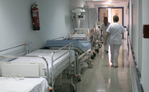 Pasillos del hospital Virgen de la Arrixaca, en Murcia.
