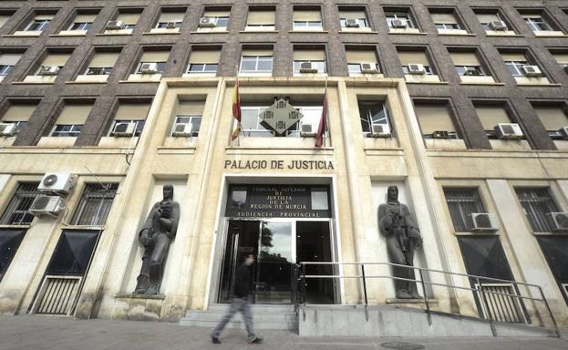 Fachada del Palacio de Justicia de Murcia.