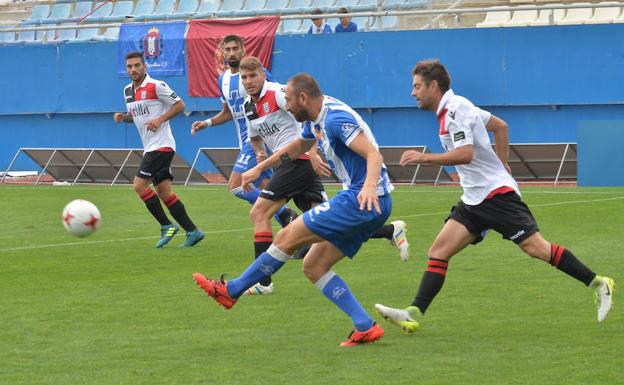 Imagen del encuentro ante el Melilla. /Paco Alonso / AGM