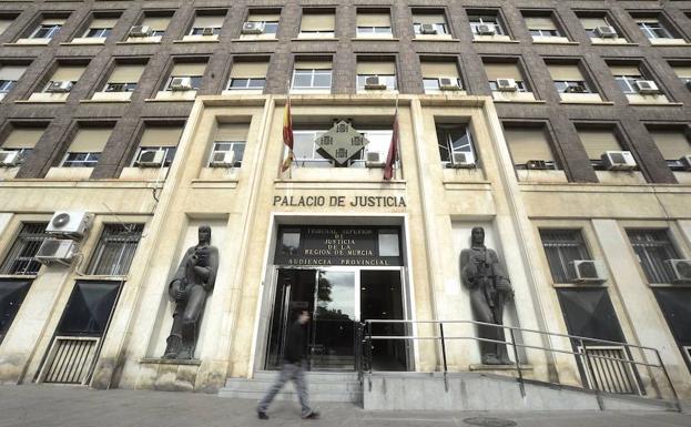 Imagen de la fachada del Palacio de Justicia de la Región. /N. G.