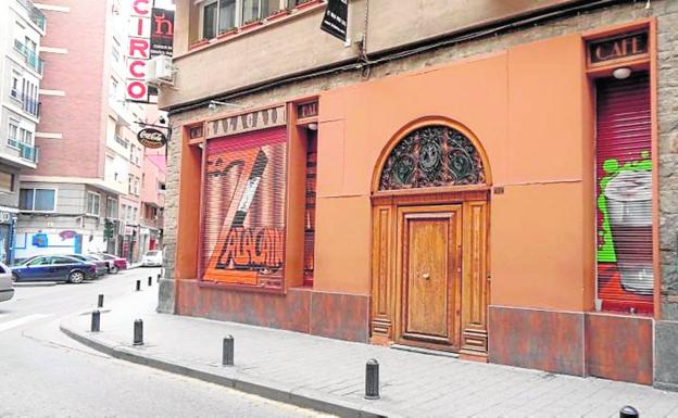 Café Zalacaín, en la calle Enrique Villar./La Verdad