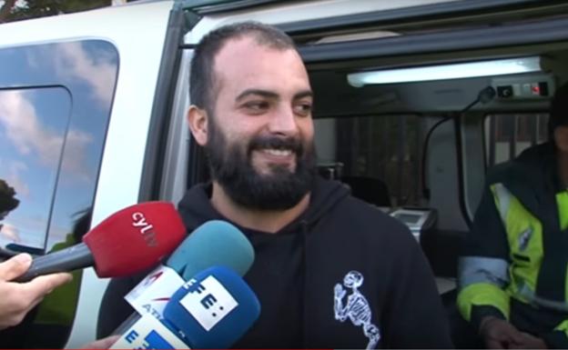 Le entrevistan mientras pasa un control de la Guardia Civil y acaba arrepintiéndose de lo que dijo