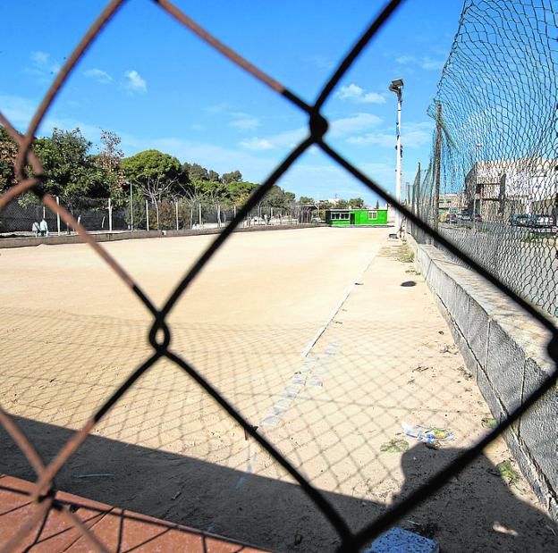Pista de bolos de Barrio Peral, junto a la vía verde./J. M. Rodríguez / AGM