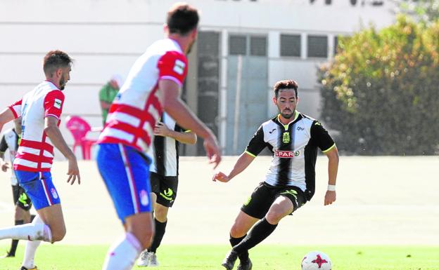 Gonzalo Poley en el partido ante el Granada B, el último que jugó completo./LOF