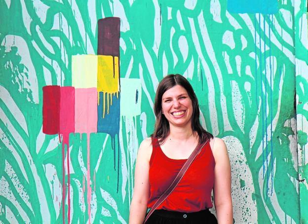 La autora de la publicación, Elena Rosauro./CARM
