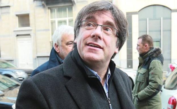 Puigdemont camina por Bruselas. /Efe