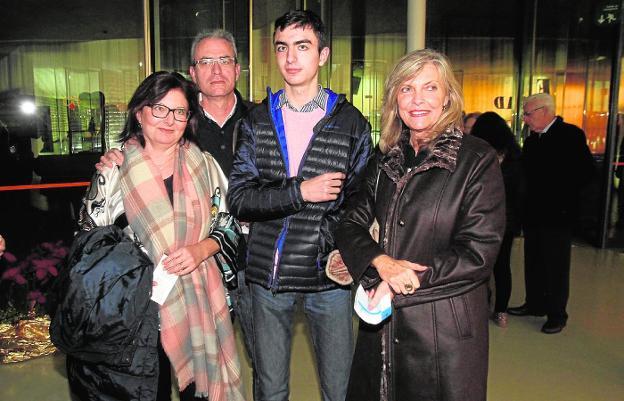 María Ángeles Ramírez, Mariano Rosique; su hijo, Mariano Rosique y María José Rosique./Pablo Sánchez / AGM