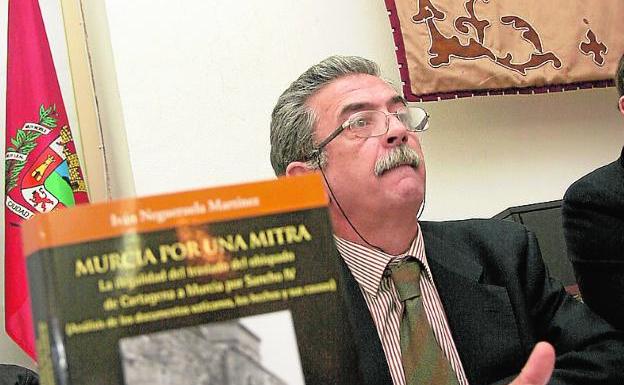 Iván Negueruela, en un momento de la presentación de la primera edición de 'Murcia por una mitra', en el año 2009./ J. C. Campoy / AGM