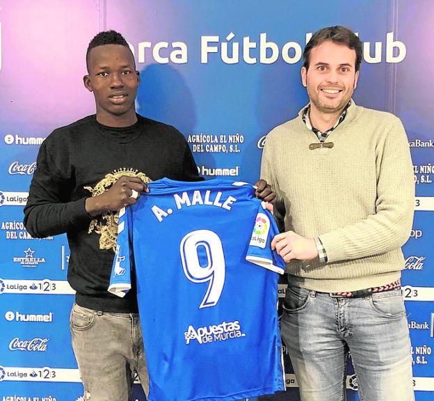 Mallé con el gerente del Lorca, Lucas García./Paco Alonso / AGM