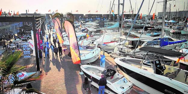 La Feria Náutica se ha consolidado a nivel nacional como un evento de prestigio entre los principiantes y experimentados del sector naval./ M.S.