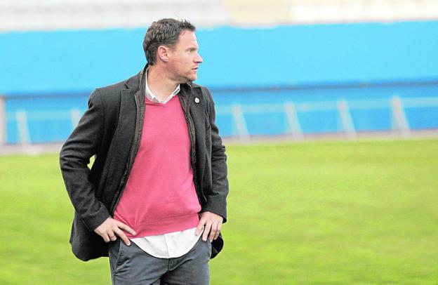 Mario Simón, entrenador del Lorca Deportiva. / Sonia M. Lario / AGM