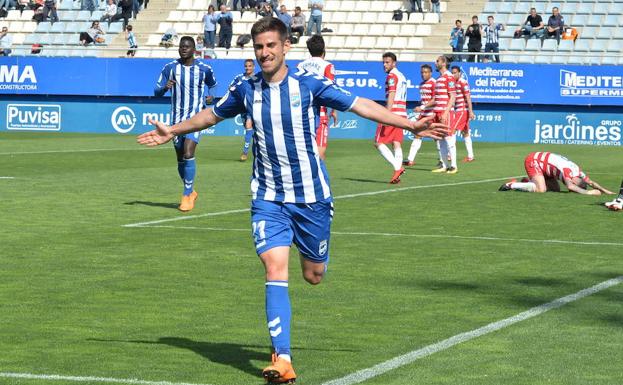 Dani Ojeda celebra el primer gol del encuentro./Paco Alonso / AGM