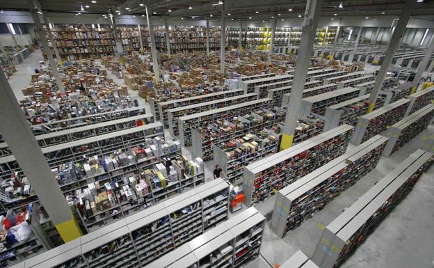 Almacén de una página de venta 'online'. /Reuters