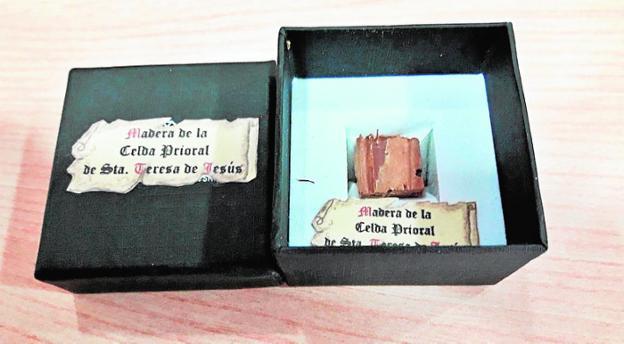 La reliquia, donada a la hermandad del Carmen./J. L. Piñero