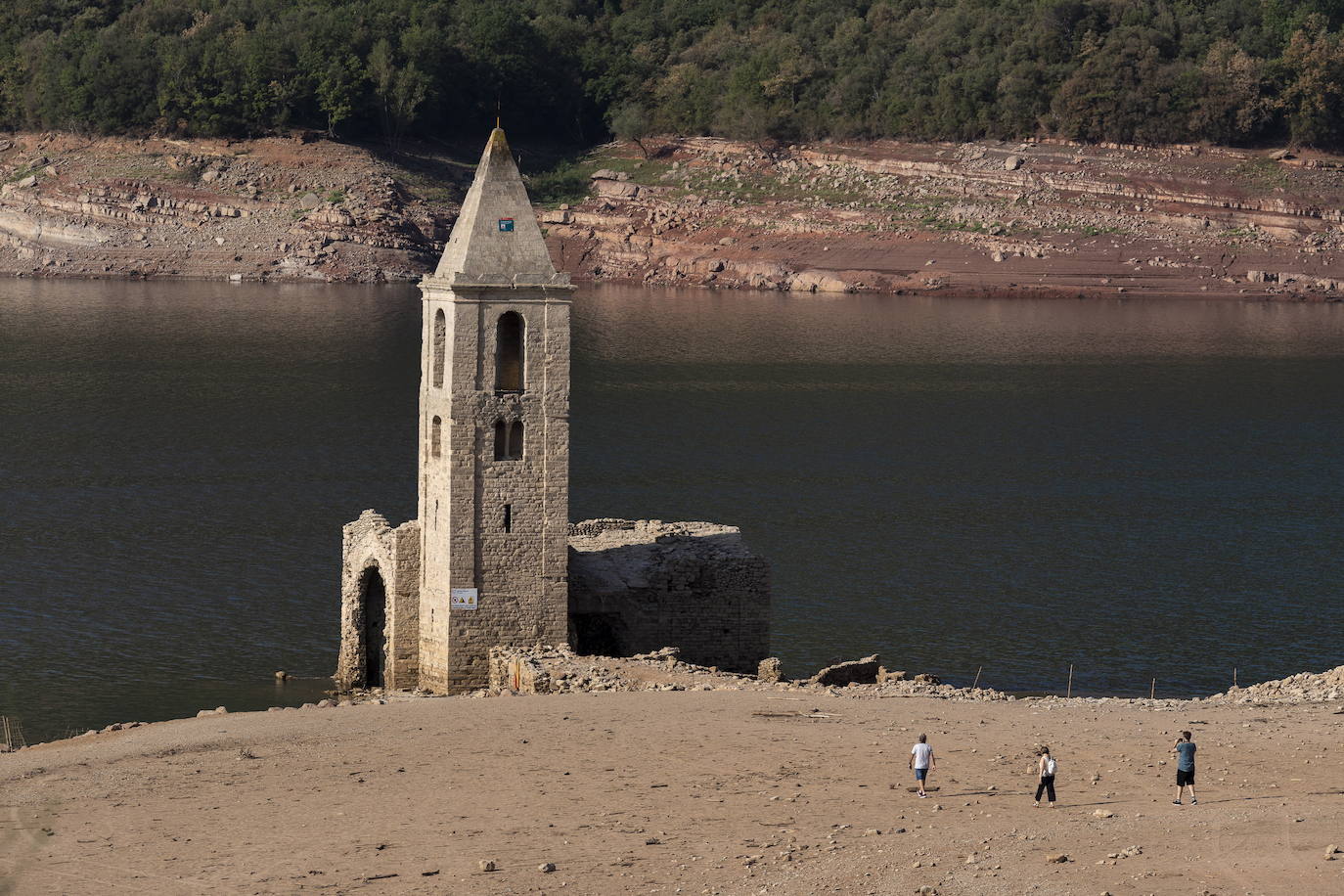 Fotos La Iglesia Del Pantano De Sau Vuelve A Dejarse Ver La Verdad