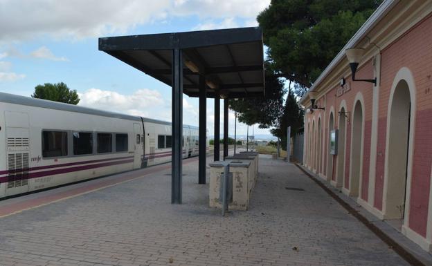 Renfe elimina los trenes por Archena y Cieza, y pone autobuses hasta Albacete