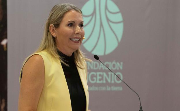 Vídeo: La directora de la Fundación se vanagloria de que ahora se piense que los ayuntamientos «tiran un montón de mierda»