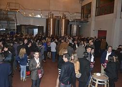 Asistentes a la gala en las bodegas Señorío de Barahonda. :: C. O./