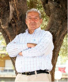 EN MURCIA. Enrique Collar, por las calles de la ciudad. / V. VICENS/
