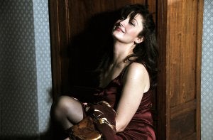 La mezzosoprano María José Montiel, madrileña de padre natural de Abarán, interpretará 'Carmen', de Bizet, el sábado en el Auditorio Víctor Villegas. José Miguel Rodilla dirigirá a la Orquesta Sinfónica de Murcia. :: OSKAR CECERE/