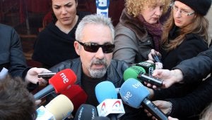 Miembros del PP en la junta de urgencia del domingo. ::
EDU BOTELLA/