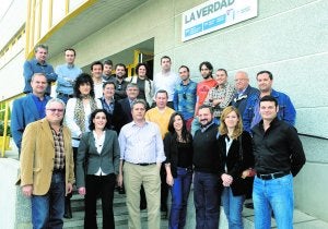 Juan Luis Vivas (Molina), Víctor Rodríguez, Daniel Gidrón, Alfonso Pérez (Águilas), José Alfonso Pérez (La Unión), Lola Guardiola (Fuente Álamo), Sergio Gallego (Alguazas), Jorge Badía (Comarca Oriental), Ismael Mateo (Santomera), Ricardo Fernández, Calañés (Cehegín), Antonio Gómez (Cieza), Paco Espadas (Alhama), Isabel Mateo (Jumilla), Carmen Ortín (Yecla), Bruján (Archena), Jesús Yelo (Valle de Ricote), Manuel Herrero, Juani Valera (Mula), Alberto Aguirre, Alicia Rubio (Torre Pacheco), Juan F. Robles (Caravaca), Alexia Salas (Mar Menor) y Guillermo Hermida./