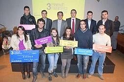 Los premiados, junto a representantes de los patrocinadores y la organización :: VICENTE VICÉNS/AGM/