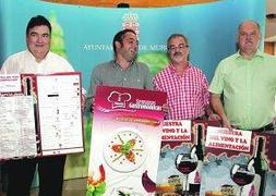 Mateo Párraga y Rafael Gómez, con otros colaboradores. :: F. Manzanera/AGM/