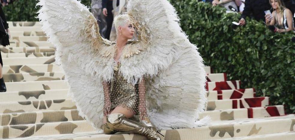 Glamour eclesial en una gala del MET que se atrevió con la religión
