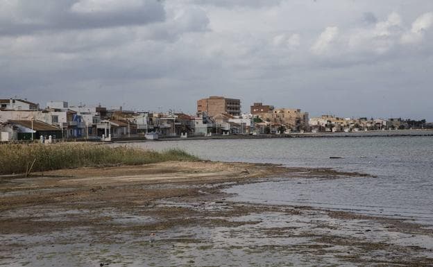 El Mar Menor en Los Urrutias, en una fotografía de archivo./J.M. ROdríguez / agm