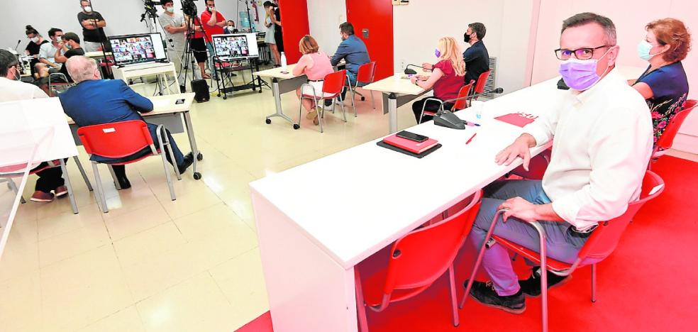 Conesa escucha las primeras críticas en un Comité Regional caliente - Vimarsana News