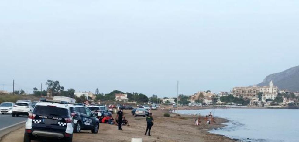 Arrestan al piloto de una patera en Águilas y apresan a 4 argelinos huidos hasta Playa Honda - Vimarsana News