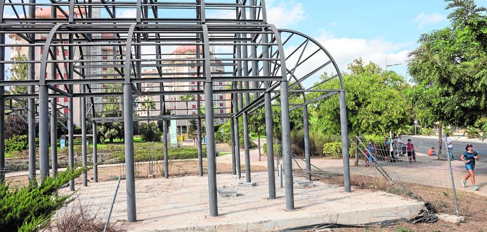Calles, plazas y parques de Cartagena acusan el retraso de una década en el plan de reapertura de quioscos - Vimarsana News