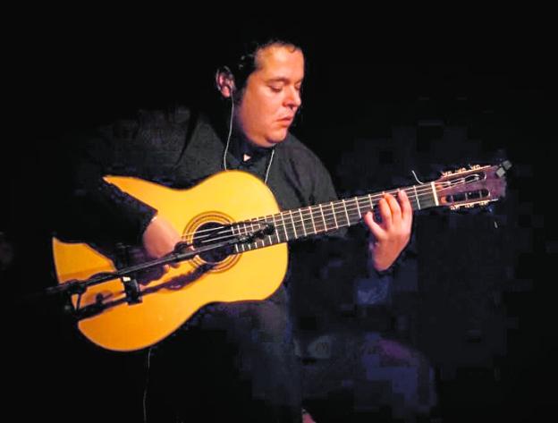 The sewer guitarist Faustino Fernández. 