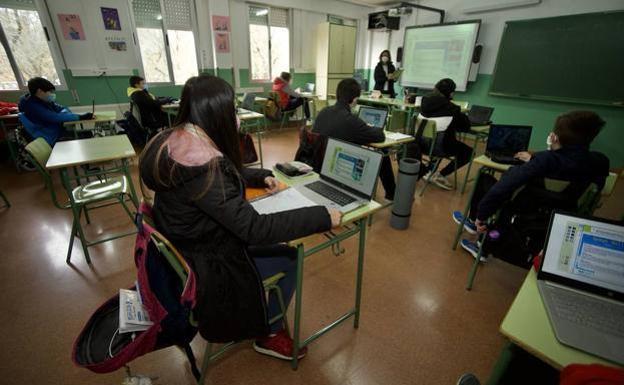 Students from an institute in Murcia, in a file photograph. 