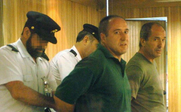 Henri Parot, in the foreground, during a trial at the National High Court in 2006.