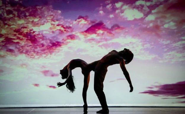 The dancers Lucía Lacarra and Matthew Golding in a choreography of 'Fordlandia'.