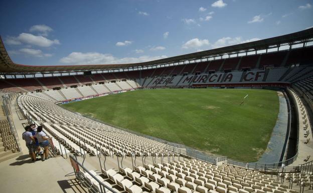Panoramic view of the Enrique Roca stadium in Murcia. 