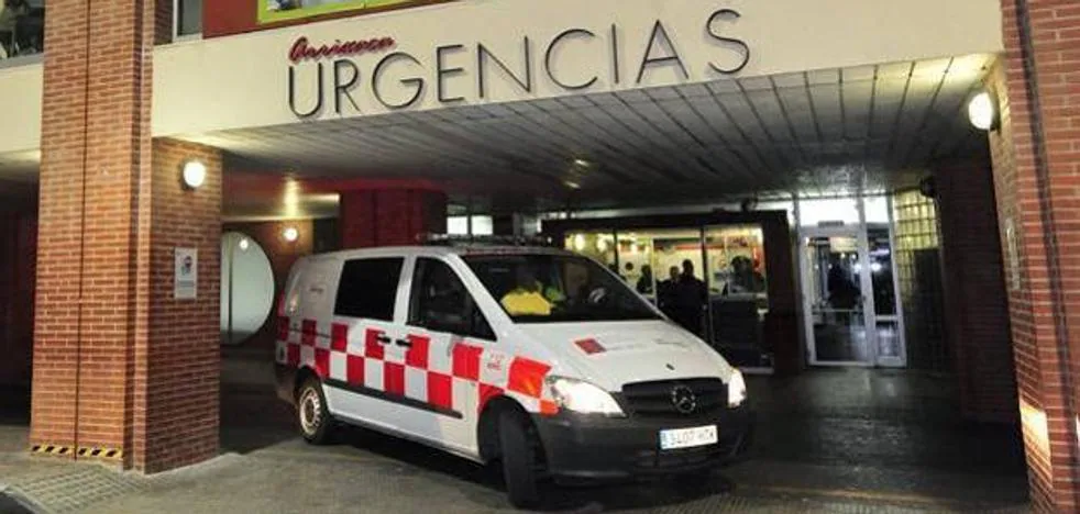 Dos heridos de 18 y 24 años al chocar contra una mediana en Murcia, junto a Ikea