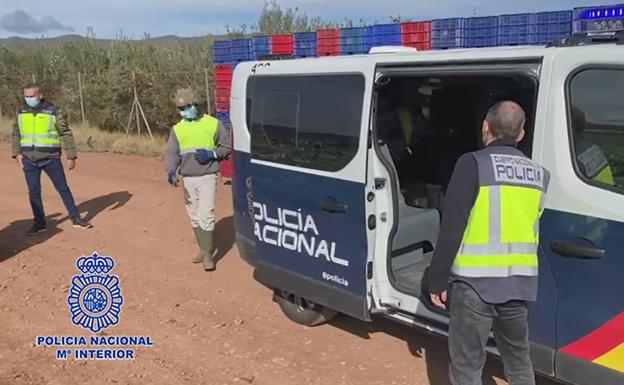 Agents of the National Police work in the operation.