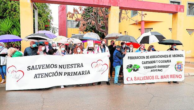 Protest at the El Parchís health center in December. 