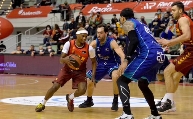 Mc Fadden during the match against Burgos.